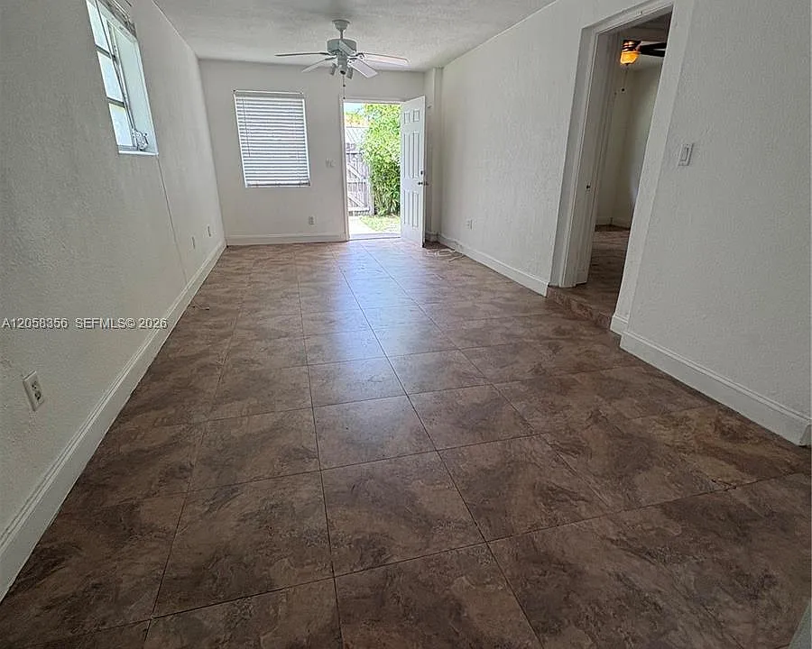 410 Pinecrest Dr #2