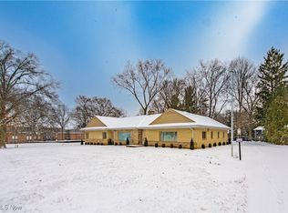 2445 Chatham Rd, Akron, OH 44313