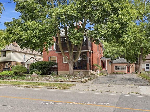 2nd image of 401 Laurel St