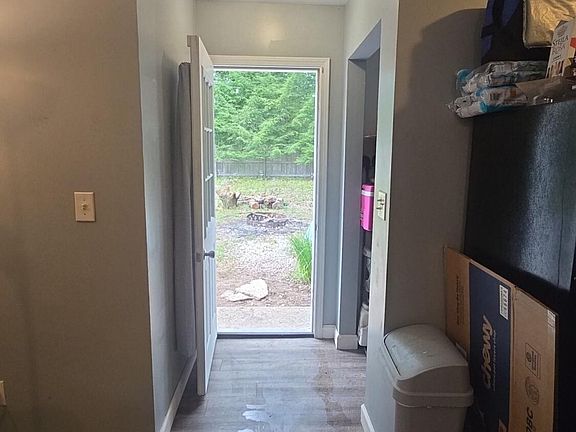 3rd image of 2282 S Dangl Rd