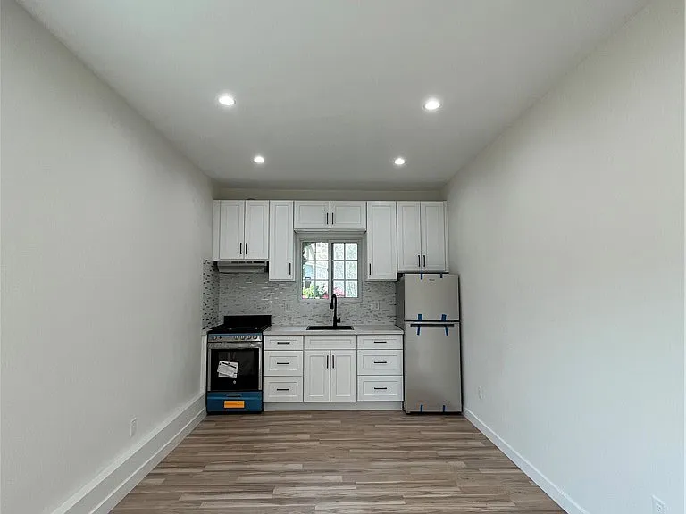 12416 Bradford Pl — Photo 2