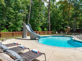 920 Bonhurst Dr, Holly Springs, NC 27540