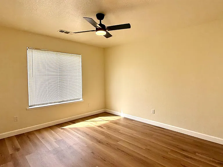 2425 Knowlwood Ct — Photo 14