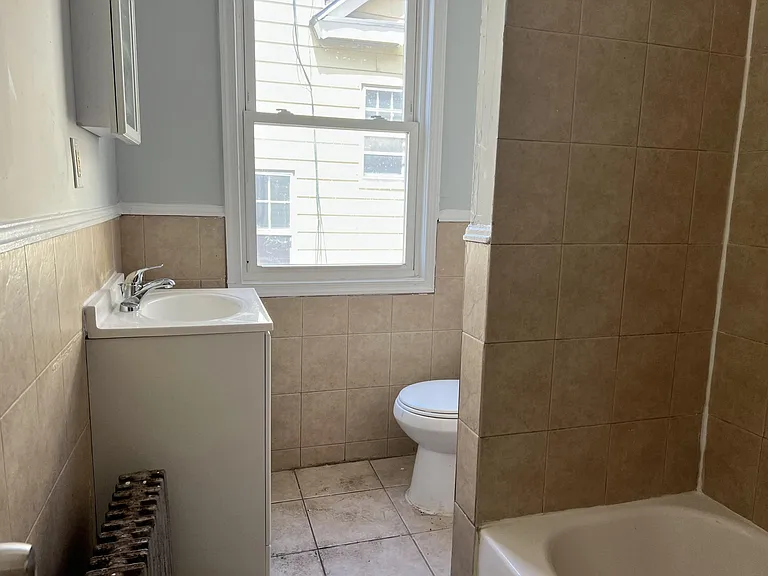 229 Alexander St #2 — Photo 16