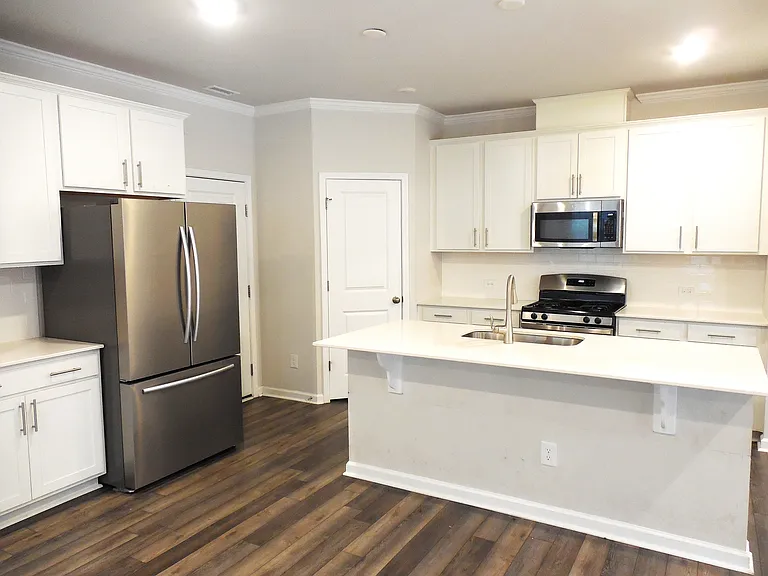 1003 Sora Way — Photo 3