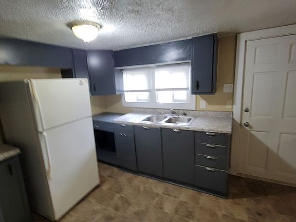 2nd image of 702 S Belleview Pl