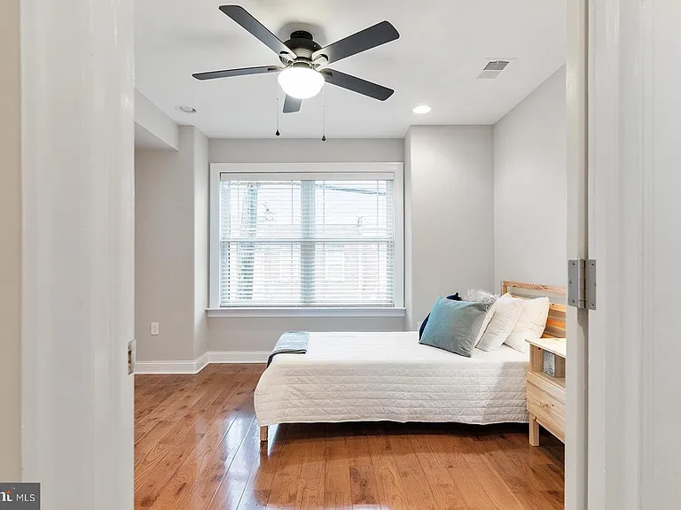 1232 S 23rd St — Photo 29