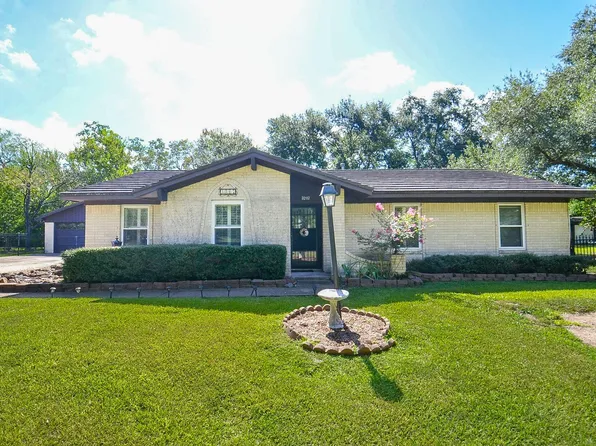 3207 Hamm Rd, Pearland, TX 77581