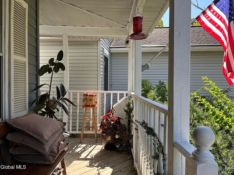 2nd image of 19 Windsor Place