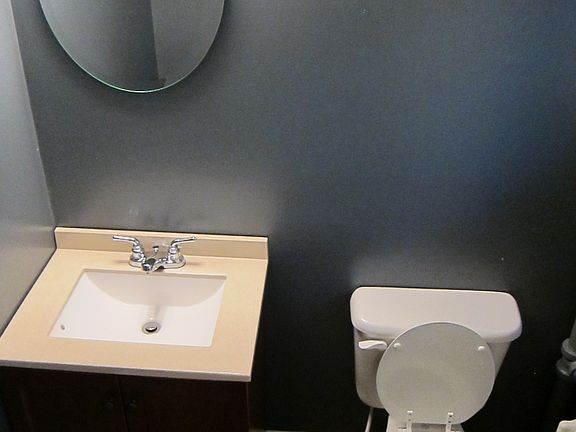 1/2 Bath
