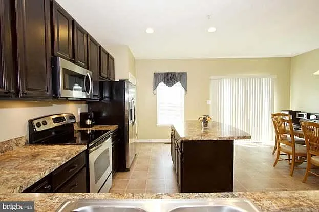 1050 Wisdom Ct — Photo 7