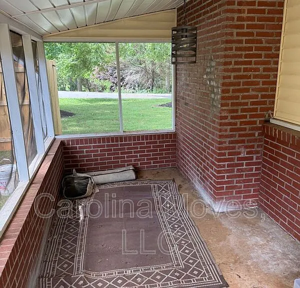 1004 Blanton Pl — Photo 16
