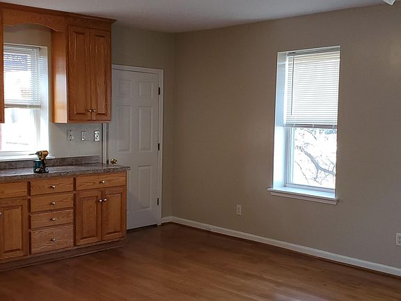 2nd image of 869 W 35th St