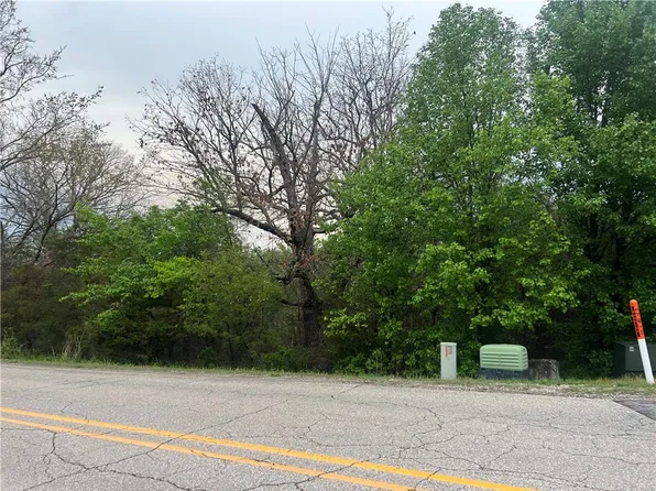 6 Woodsdale Dr #6, Eureka Springs, AR 72631