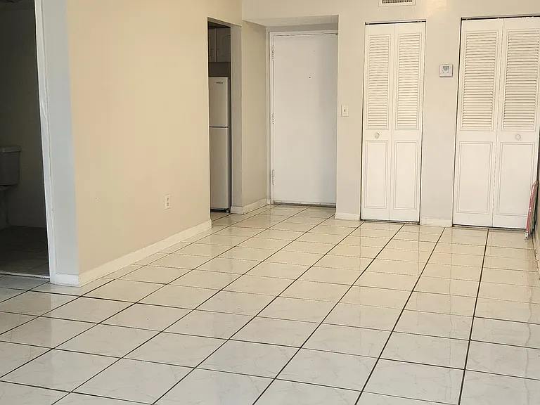 488 NE 18th Ave #208 — Photo 3