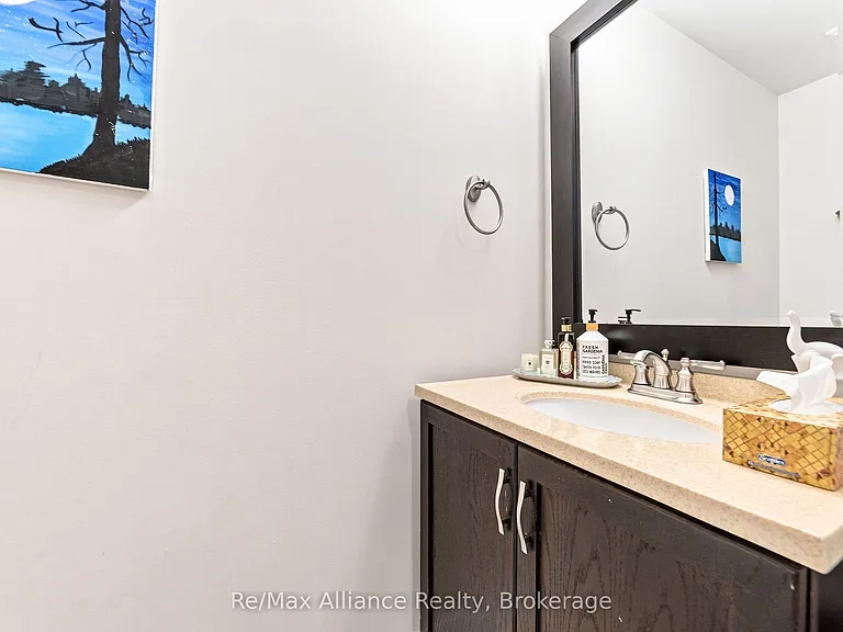 2404 Rideau Dr — Photo 16