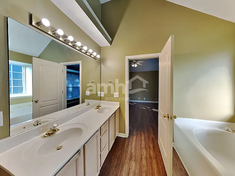 104 Breakwater Bay — Photo 11