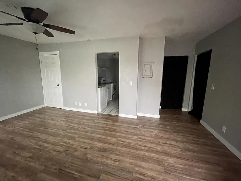 107 Washington St #5 — Photo 23