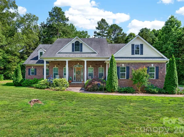 8611 Kerns Meadow Ln, Huntersville, NC 28078