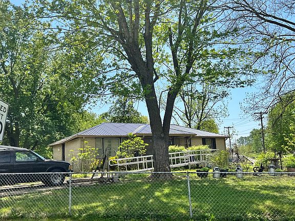 2nd image of 316 Chateauroux Dr