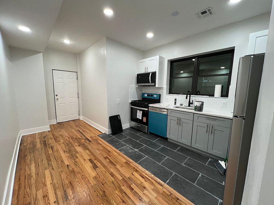 1st image of 160-162 Bergen Ave #14E