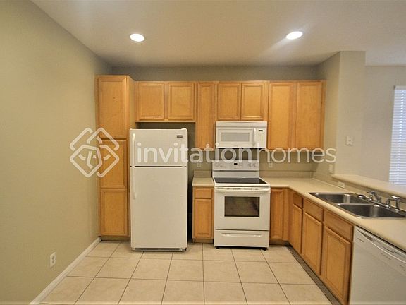 4th image of 9815 Porta Leona Ln