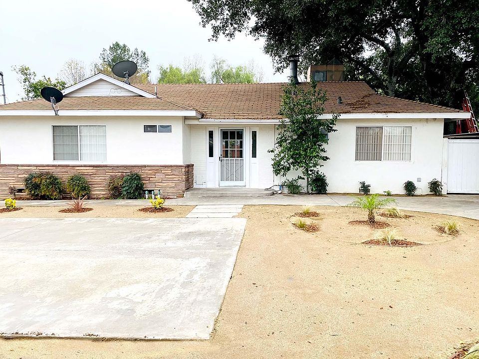 1st image of 22748 Oxnard St