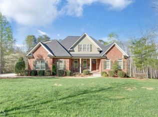 469 Beachwood Dr, Cornelia, GA 30531