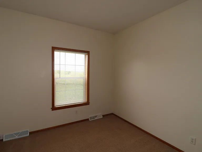2120 Thompson Dr — Photo 16