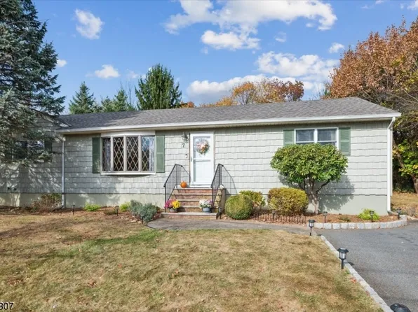 7 Oak Dr, Randolph Twp., NJ 07869