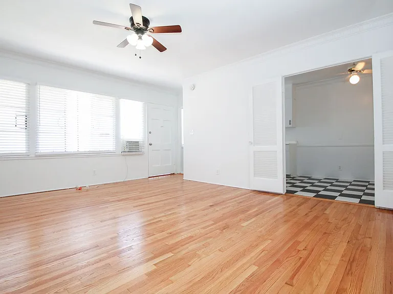 8316 Blackburn Ave — Photo 13