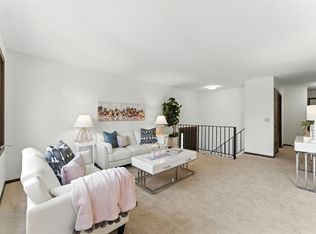 1635 W 140th St, Burnsville, MN 55337