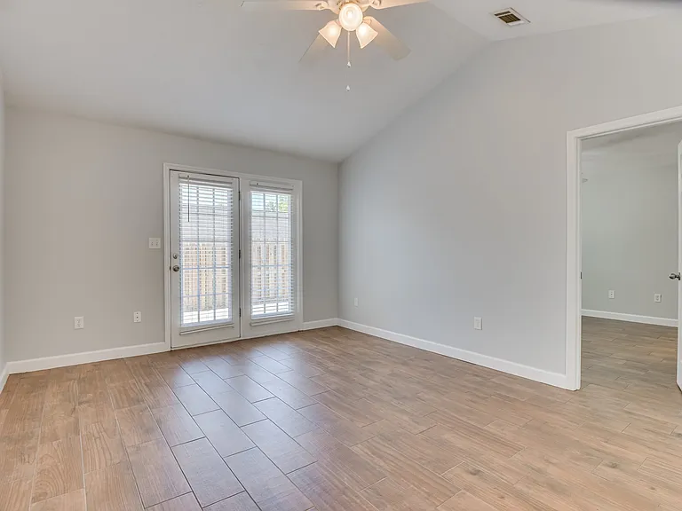 1609 Bradley Way — Photo 5