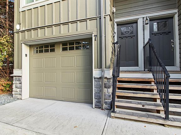 4th image of 3266 147th St #7