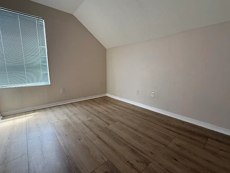 5901 Wrenwater Dr — Photo 8