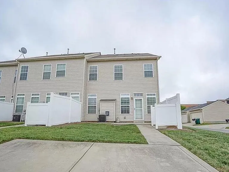 6502 Margaret Ct — Photo 4