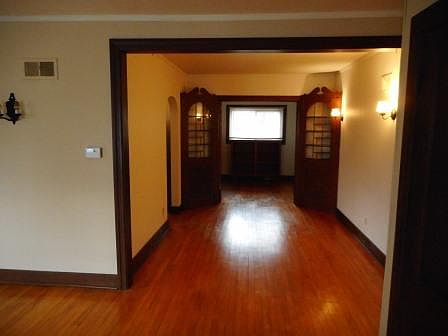 5th image of 1323 E Seiberling Ave