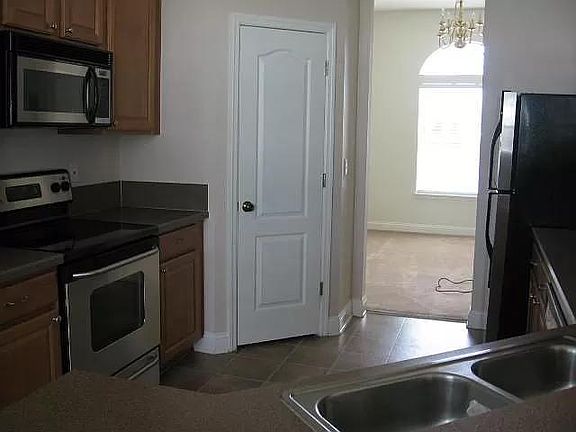 5th image of 32041 Hibiscus Parke Ct