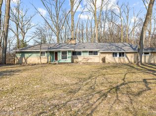 20340 N Greenway St, Southfield, MI 48076