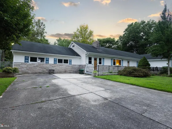 2 Tindall Rd, Robbinsville, NJ 08691