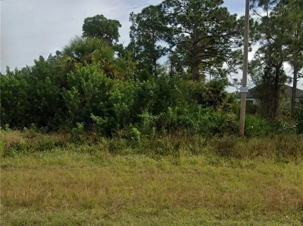 341 Columbus Blvd S, Lehigh Acres, FL 33974