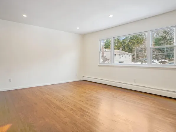 100 E Sunnyside Ln, Irvington, NY 10533