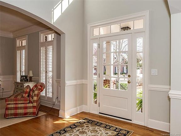 4th image of 8622 Briar Oak Ct