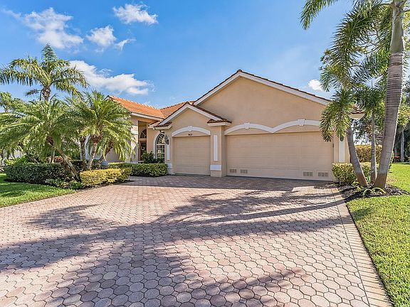 2nd image of 9435 Glen Abbey Ln