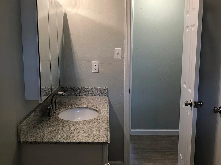 7628 Macon Dr — Photo 16