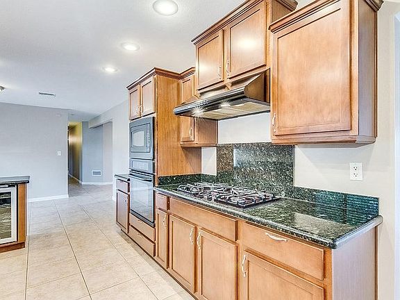5th image of 215 W El Caminito Dr