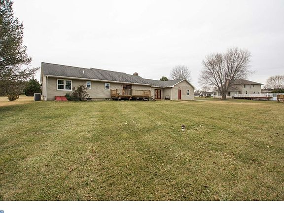 3rd image of 338 Pheasant Dr