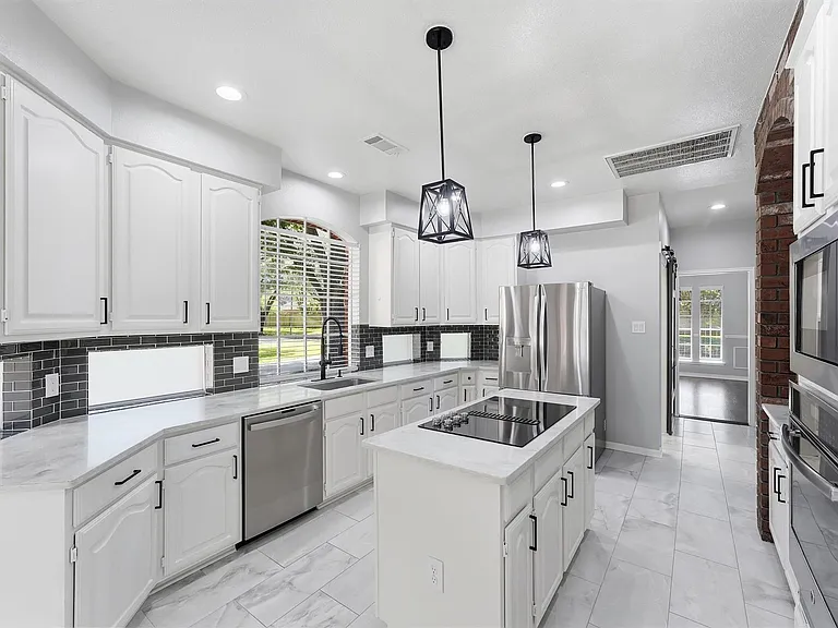 3319 Vista Lake Dr — Photo 5