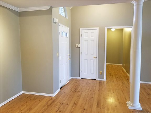 5th image of 1114 S Spinnaker