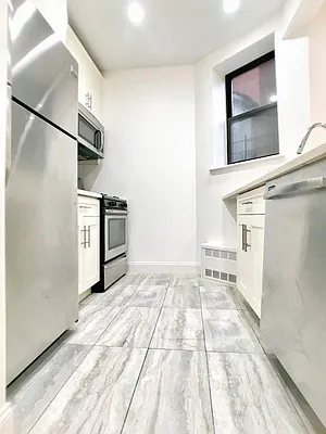 Rented by Bohemia Realty Group | media 36